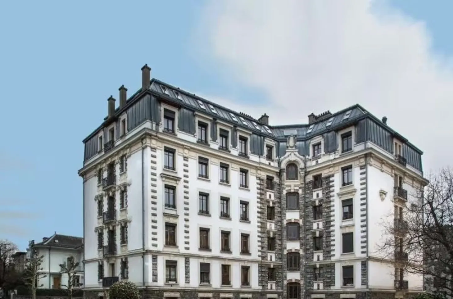 Elegant Lausanne Apartments - Photo 2 of 8