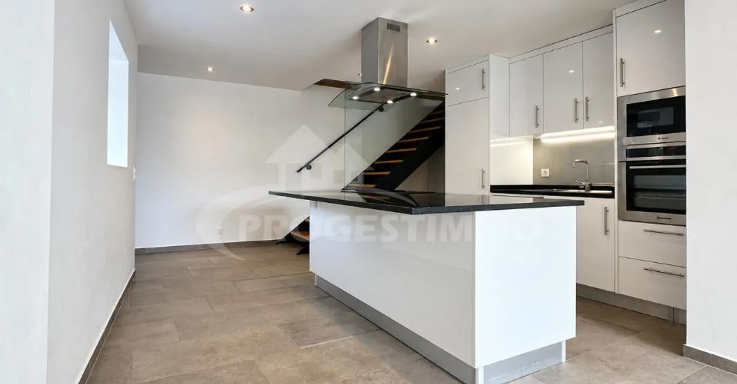 CHARMANTE PETITE MAISON RÉNOVÉE AVEC GOÛT - Foto 3 di 11