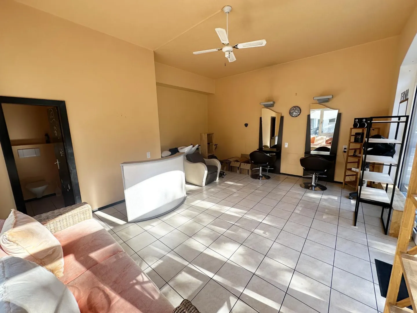 Sion, Friseursalon mit 40 m² und 3 Parkplätzen - Foto 6 von 11
