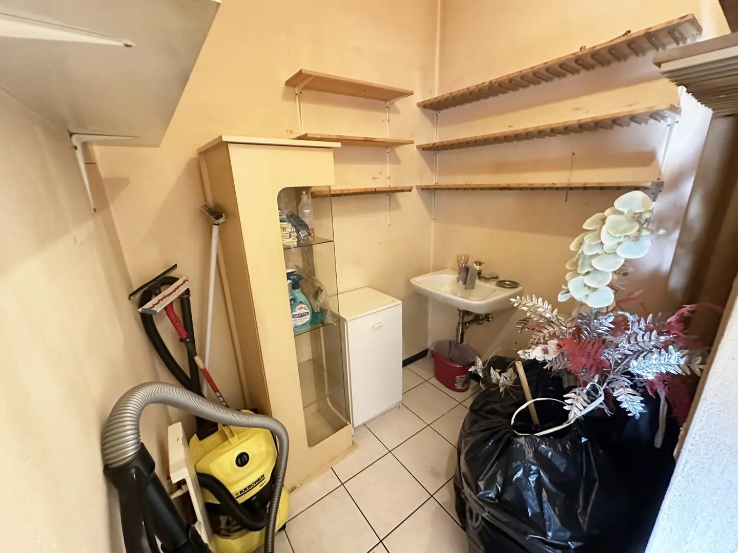 Sion, Friseursalon mit 40 m² und 3 Parkplätzen - Foto 9 von 11