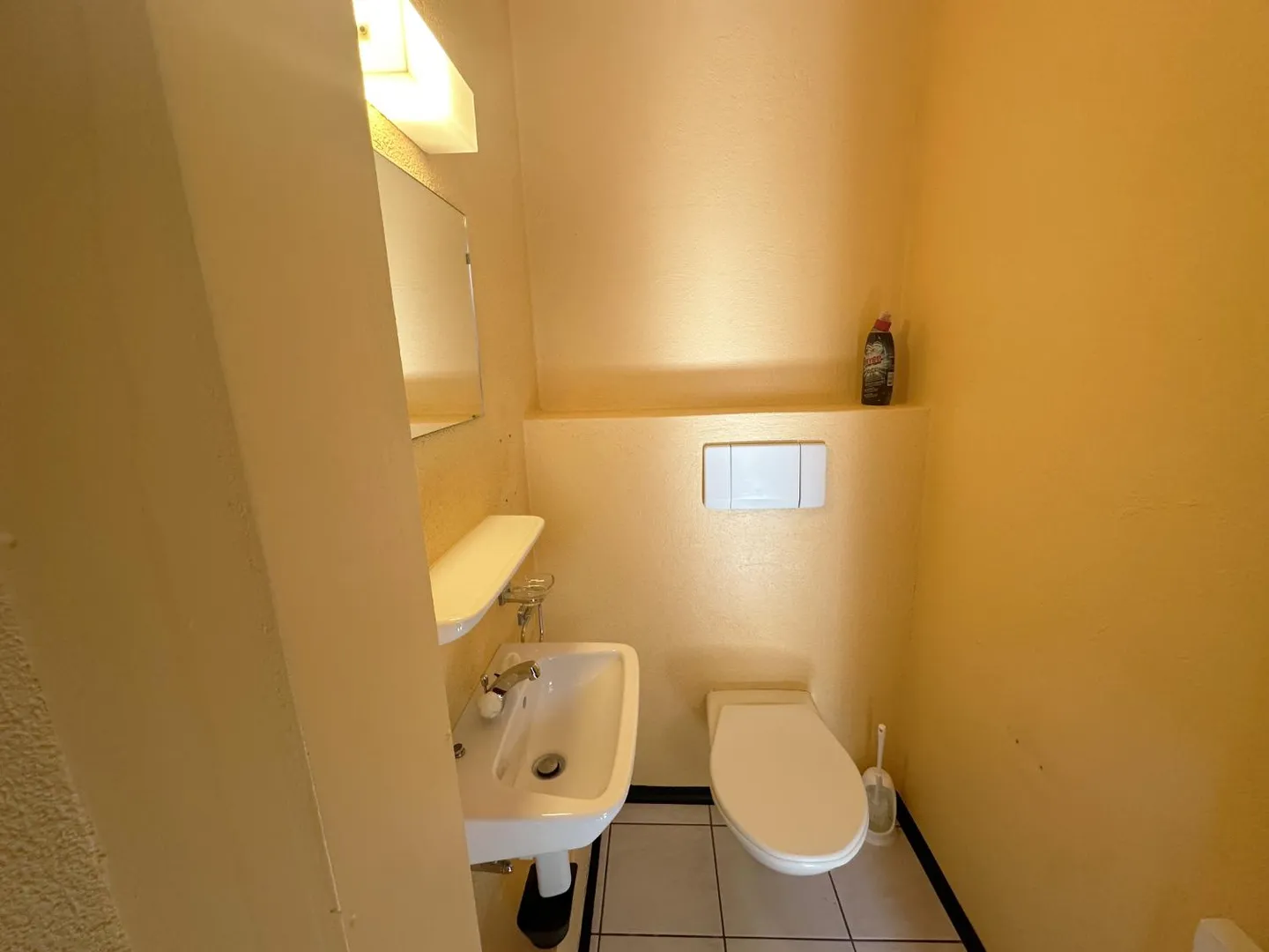 Sion, Friseursalon mit 40 m² und 3 Parkplätzen - Foto 10 von 11