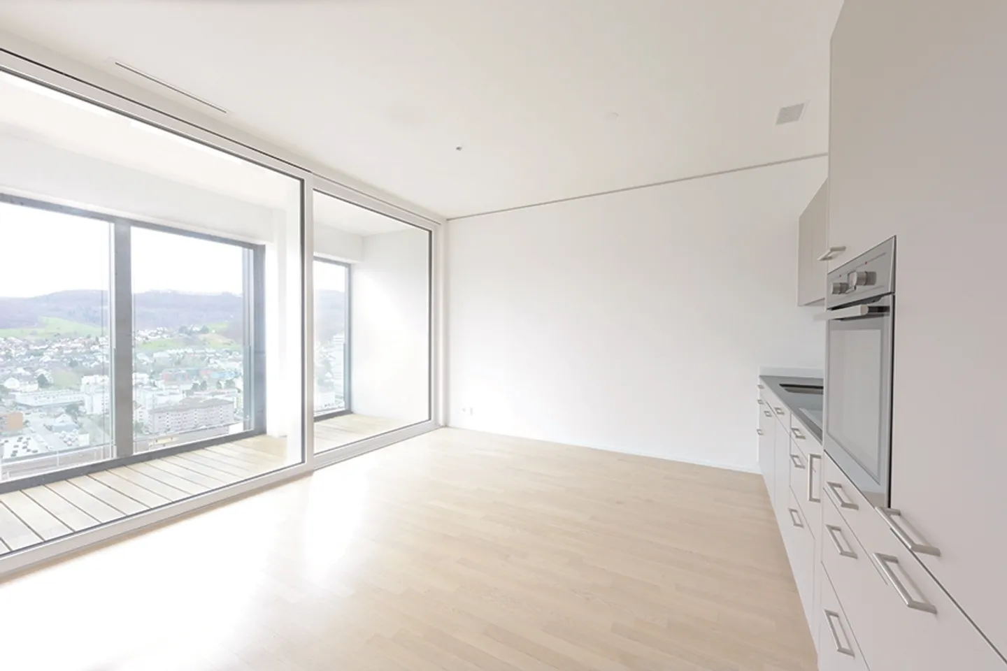 Modern Apartment with Great Views - Photo 2 of 7