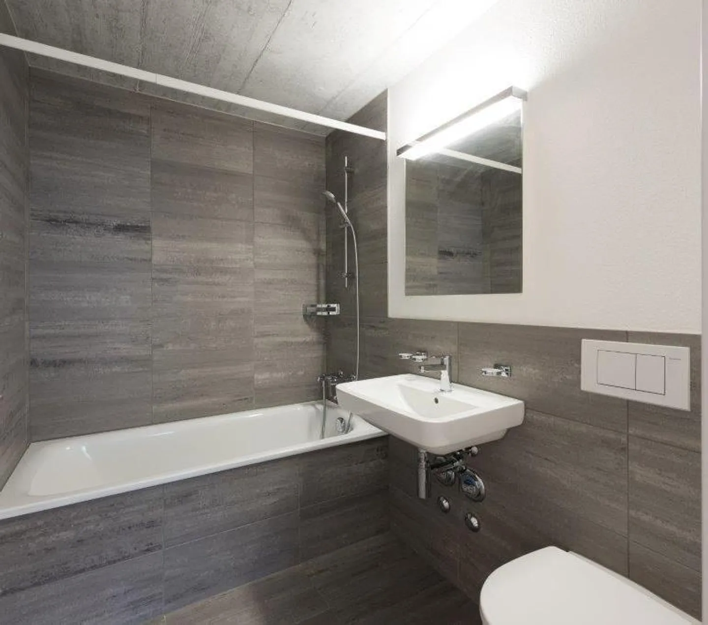 Family-friendly new apartment in a central location - Photo 2 of 4