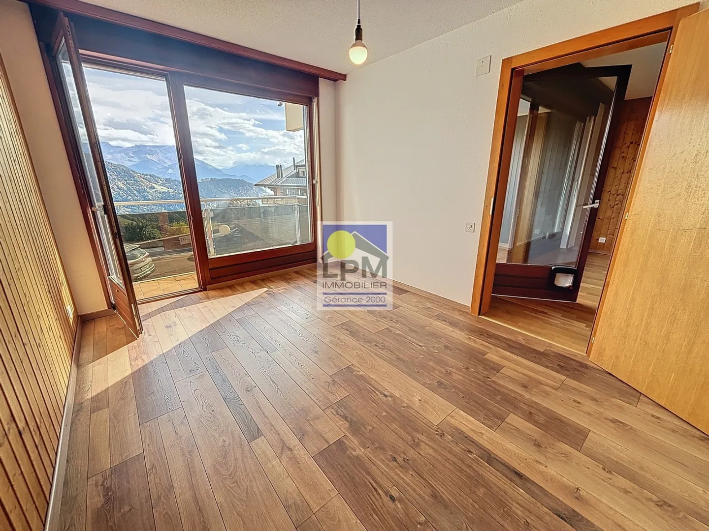 Appartement 3.5pproche de tout à un prix intéressant! - Photo 6 sur 11