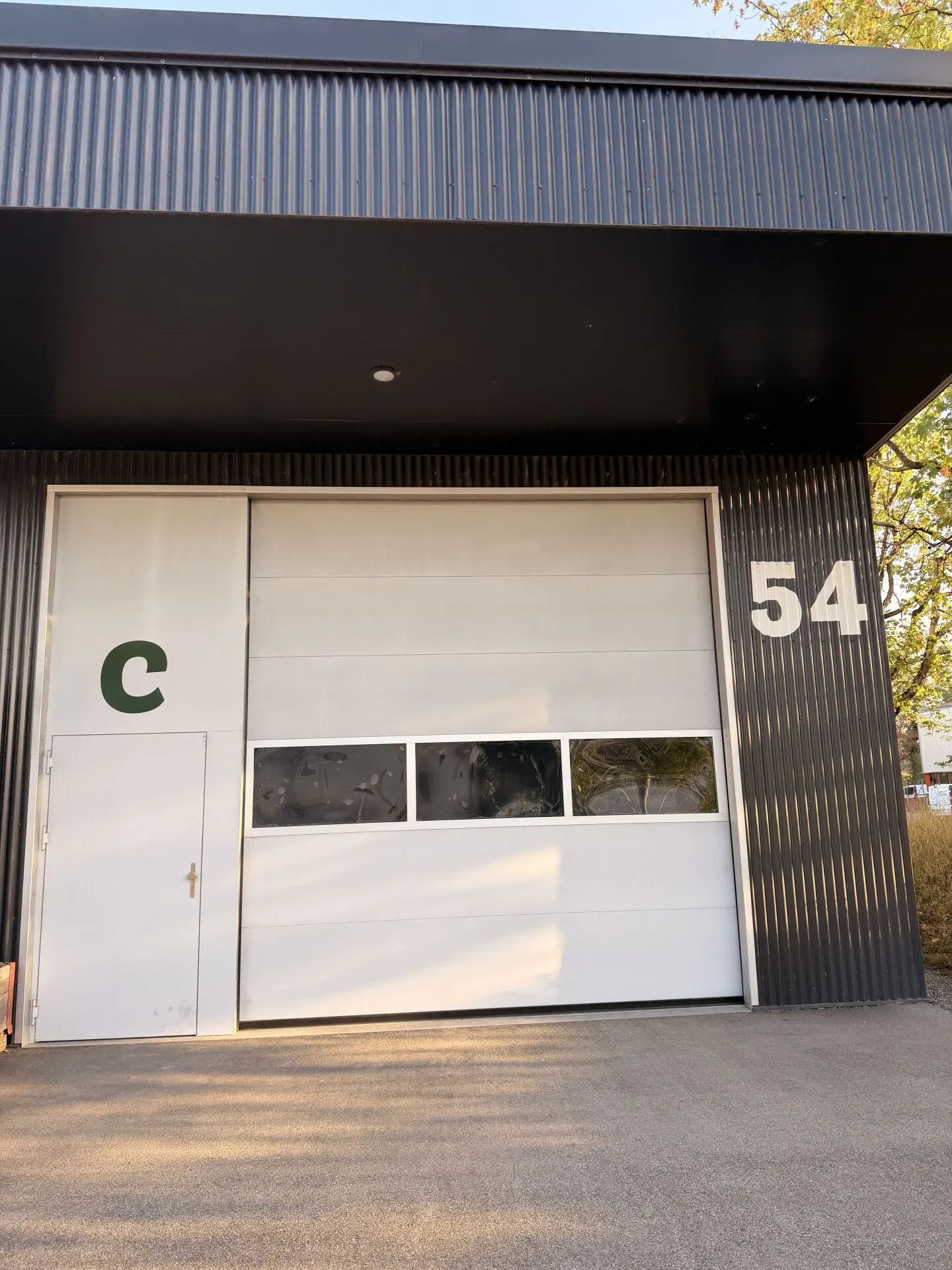Commercial Hall No. 03 with approx. 123m2 - Photo 4 of 5