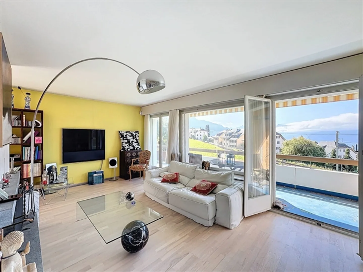 «3.5-Zimmer-Wohnung mit herrlichem Seeblick» - Foto 3 von 9