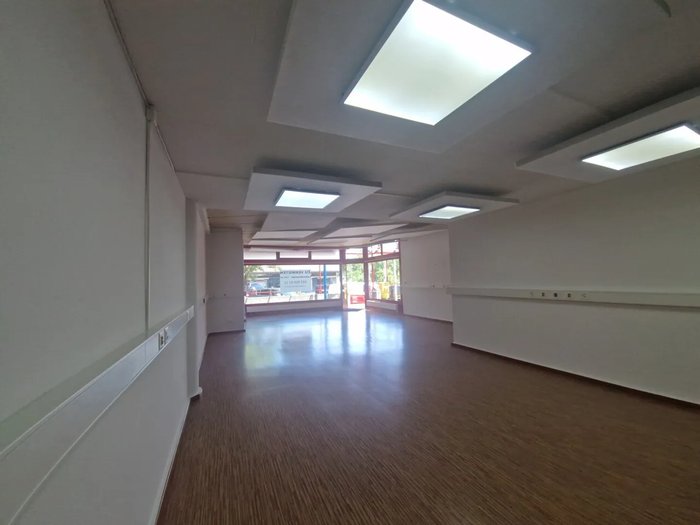 Retail space in prime location in Bremgarten - Photo 4 of 13