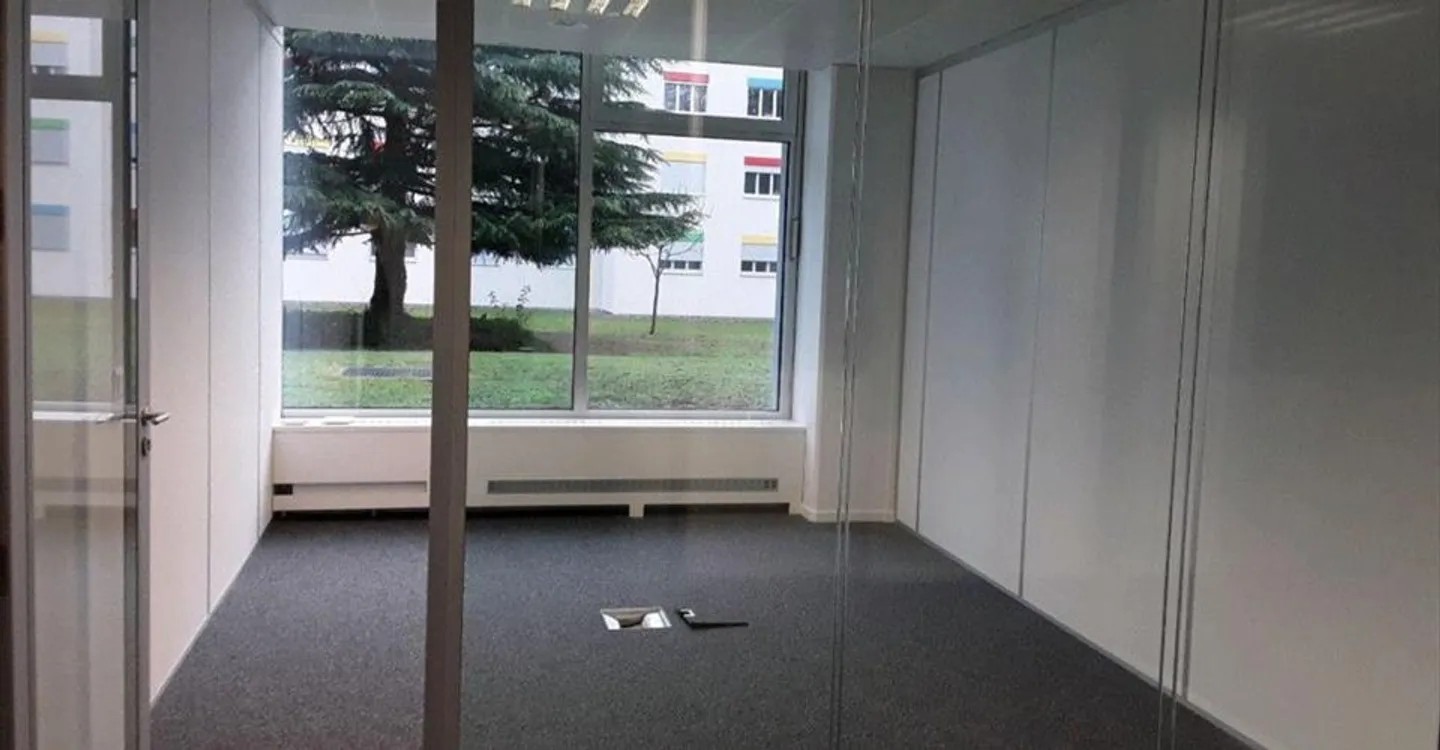 Spazio ufficio in affitto - Foto 1 di 9