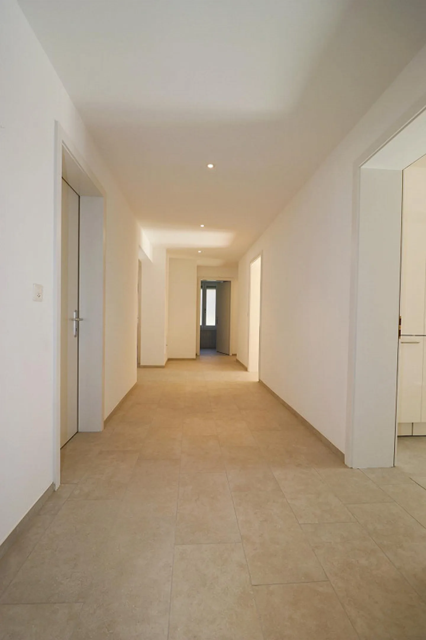 First occupancy after renovation centrally located in Ilanz - Photo 3 of 18