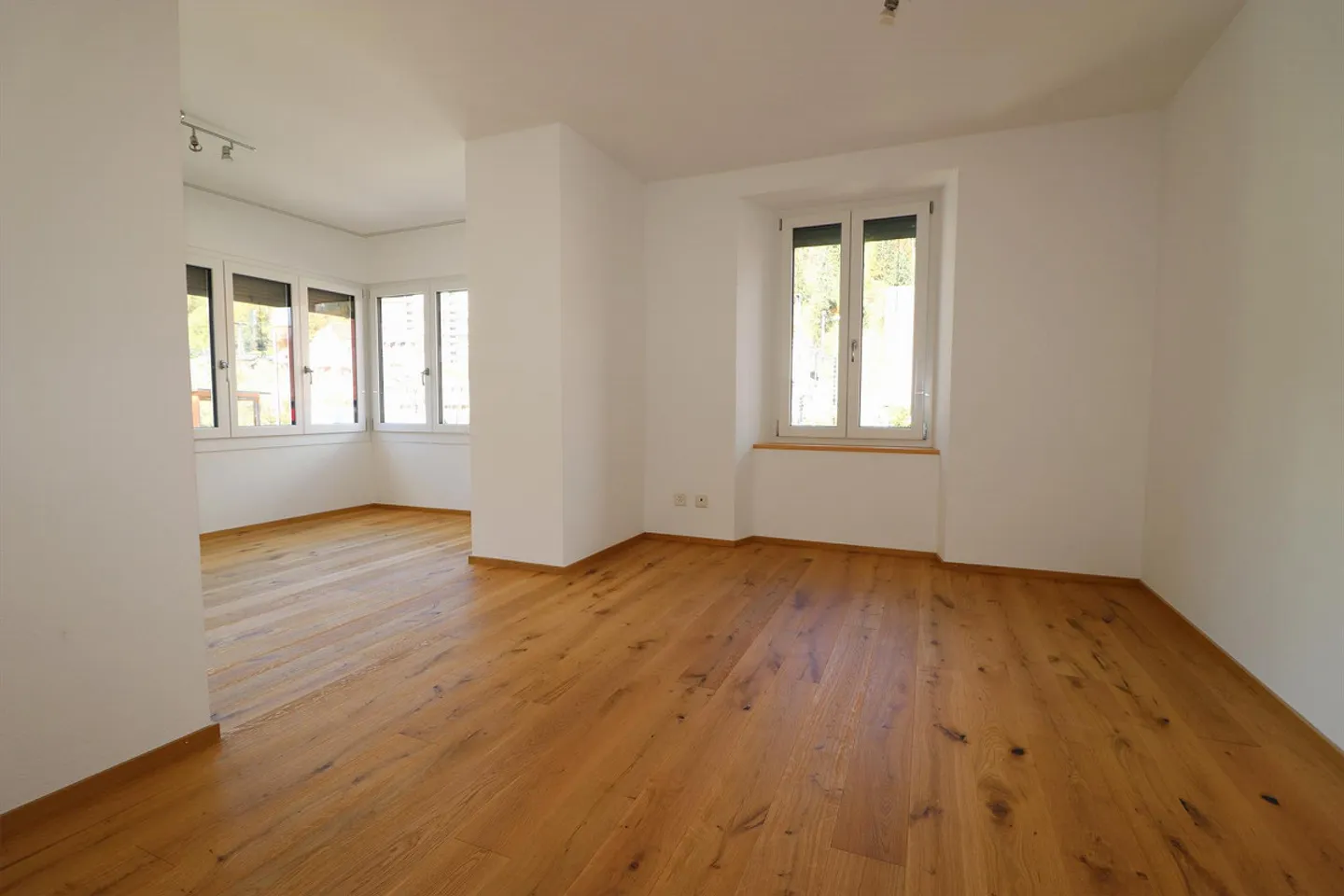 First occupancy after renovation centrally located in Ilanz - Photo 4 of 18