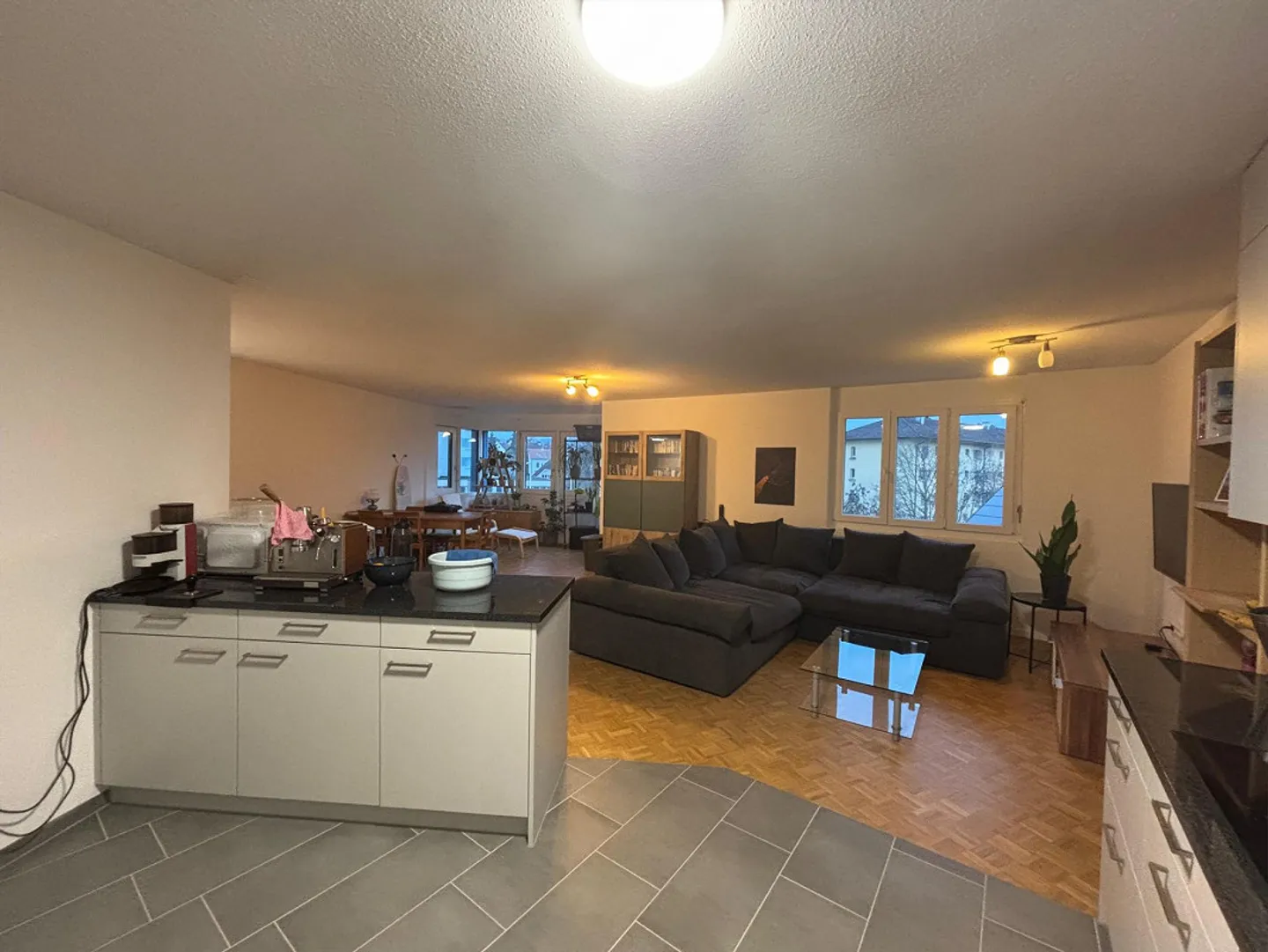 Modern 4.5-room apartment / Superb 4.5 modern rooms - Photo 3 of 13