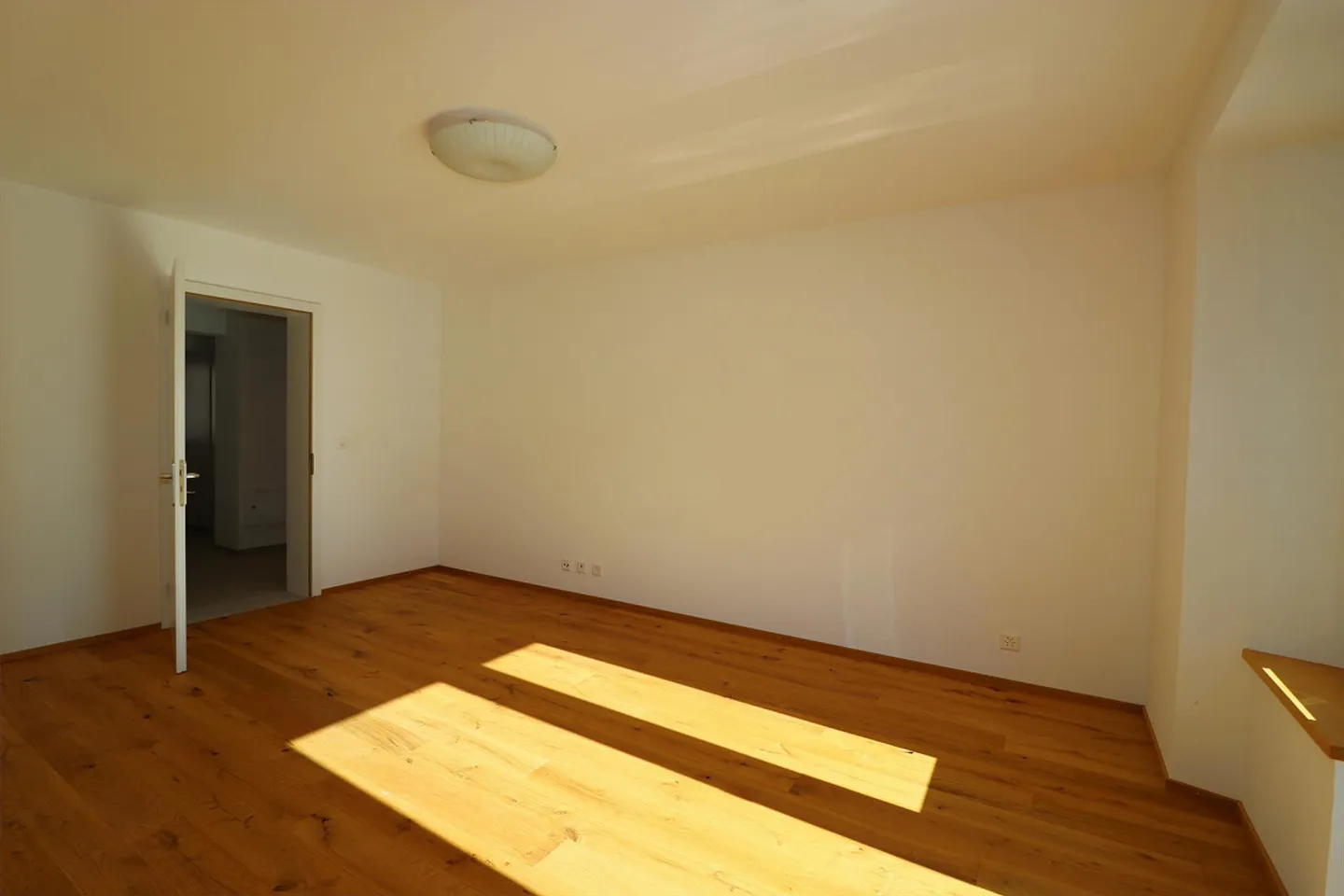 First occupancy after renovation centrally located in Ilanz - Photo 8 of 18