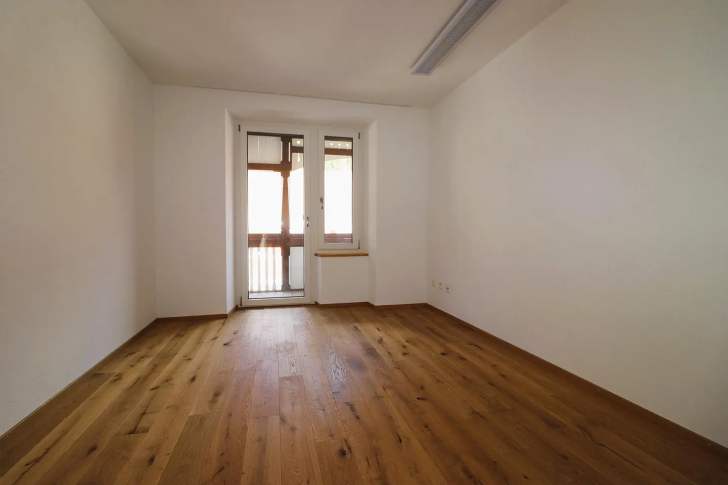 First occupancy after renovation centrally located in Ilanz - Photo 12 of 18