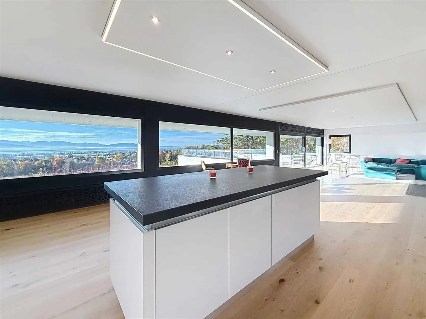 Stupenda vista senza ostacoli sulle Alpi e sul jet d'eau di Ginevra - Foto 3 di 13