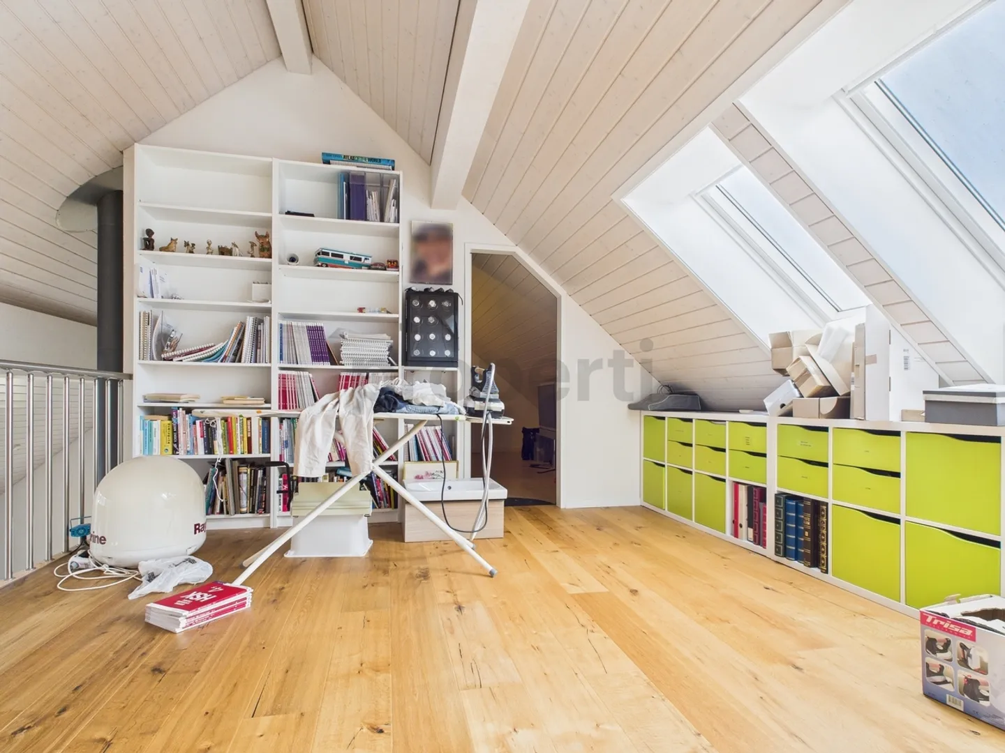 Grosszügige und helle 6.5-Zimmer Wohnung mit Terrasse in Esslingen - Foto 6 von 9