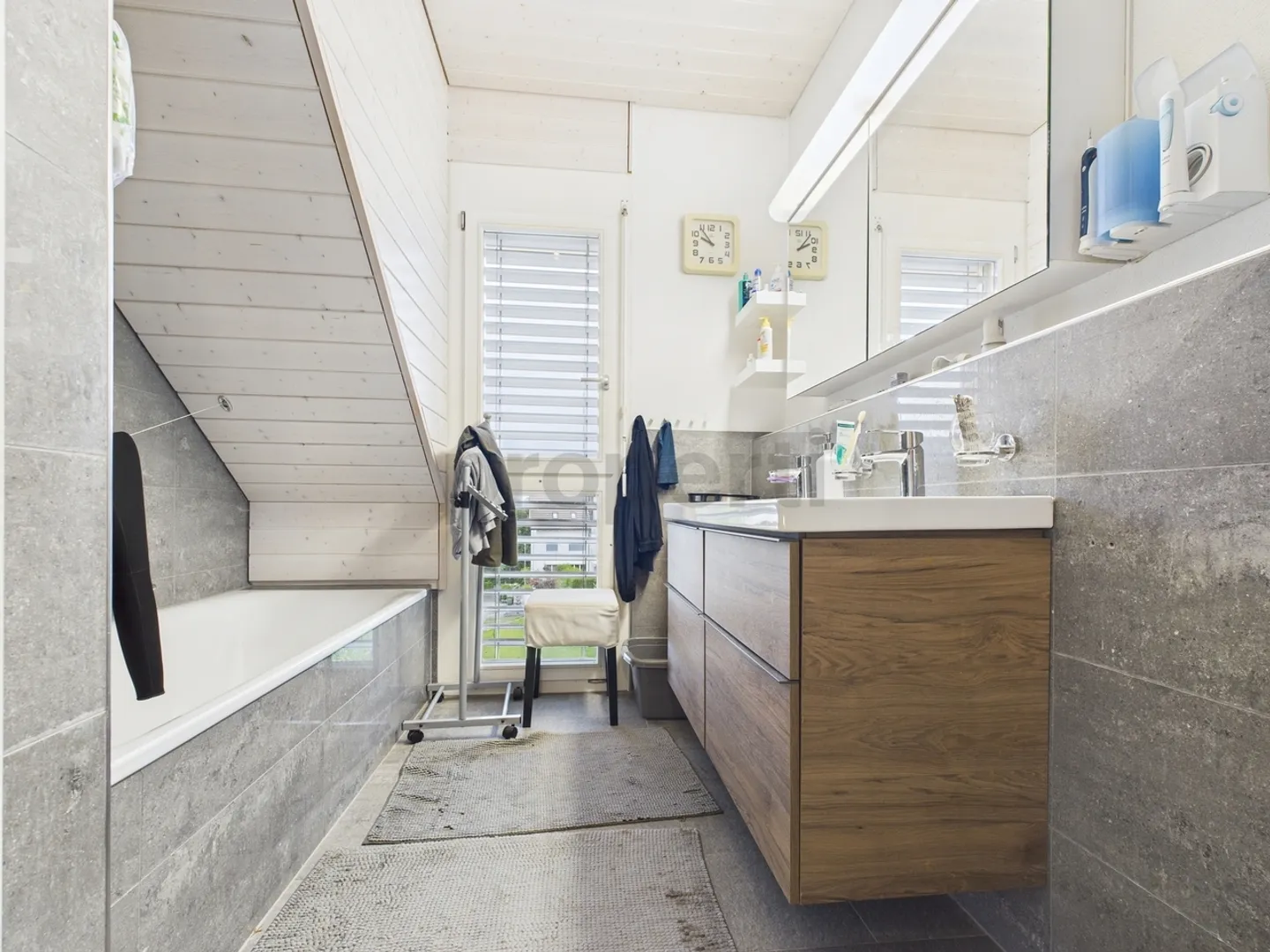 Grosszügige und helle 6.5-Zimmer Wohnung mit Terrasse in Esslingen - Foto 7 von 9