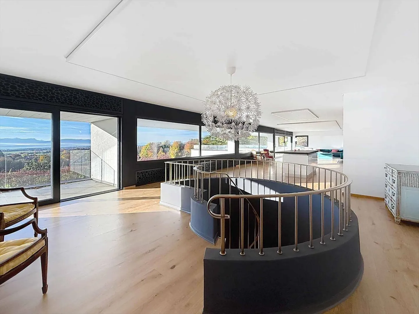 Stupenda vista senza ostacoli sulle Alpi e sul jet d'eau di Ginevra - Foto 5 di 13