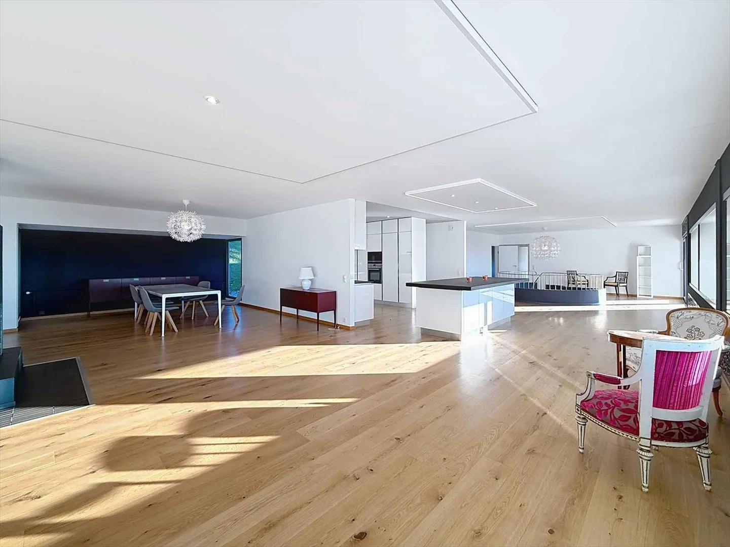 Stupenda vista senza ostacoli sulle Alpi e sul jet d'eau di Ginevra - Foto 2 di 13