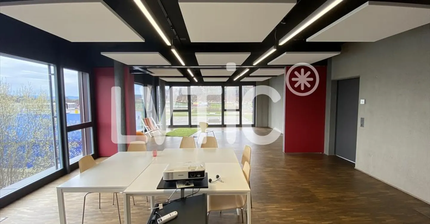 Commercial Space with Showroom - Photo 4 of 13