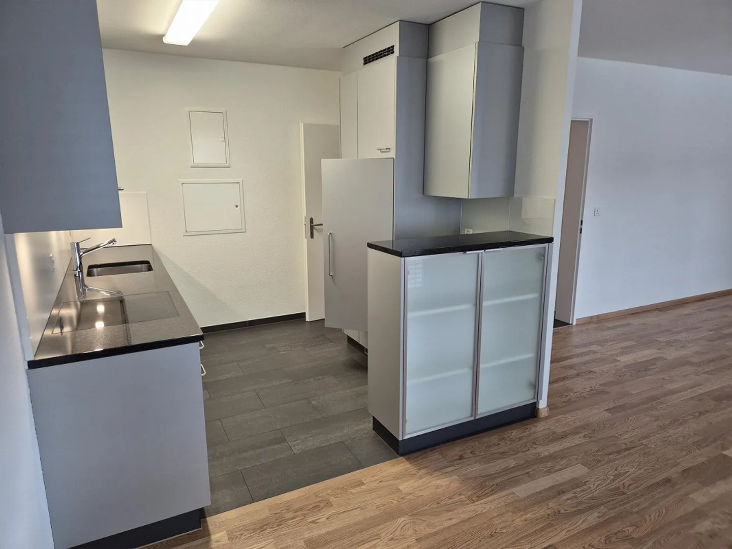 Bella, moderna appartamento di 4,5 stanze con ascensore a Pratteln - Foto 4 di 11