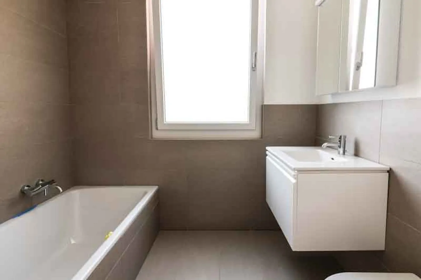 Newly built semi-detached and row houses near the old town and Rhine, only a few houses available - Photo 9 of 11