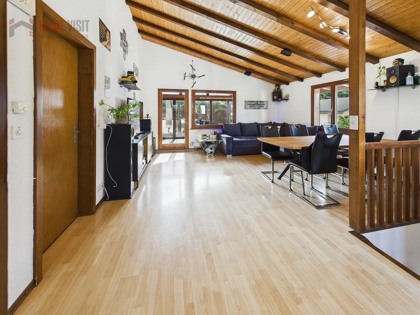 Casa unifamiliare con cuore - paradiso del giardino e potenziale di espansione a Safenwil - Foto 1 di 12
