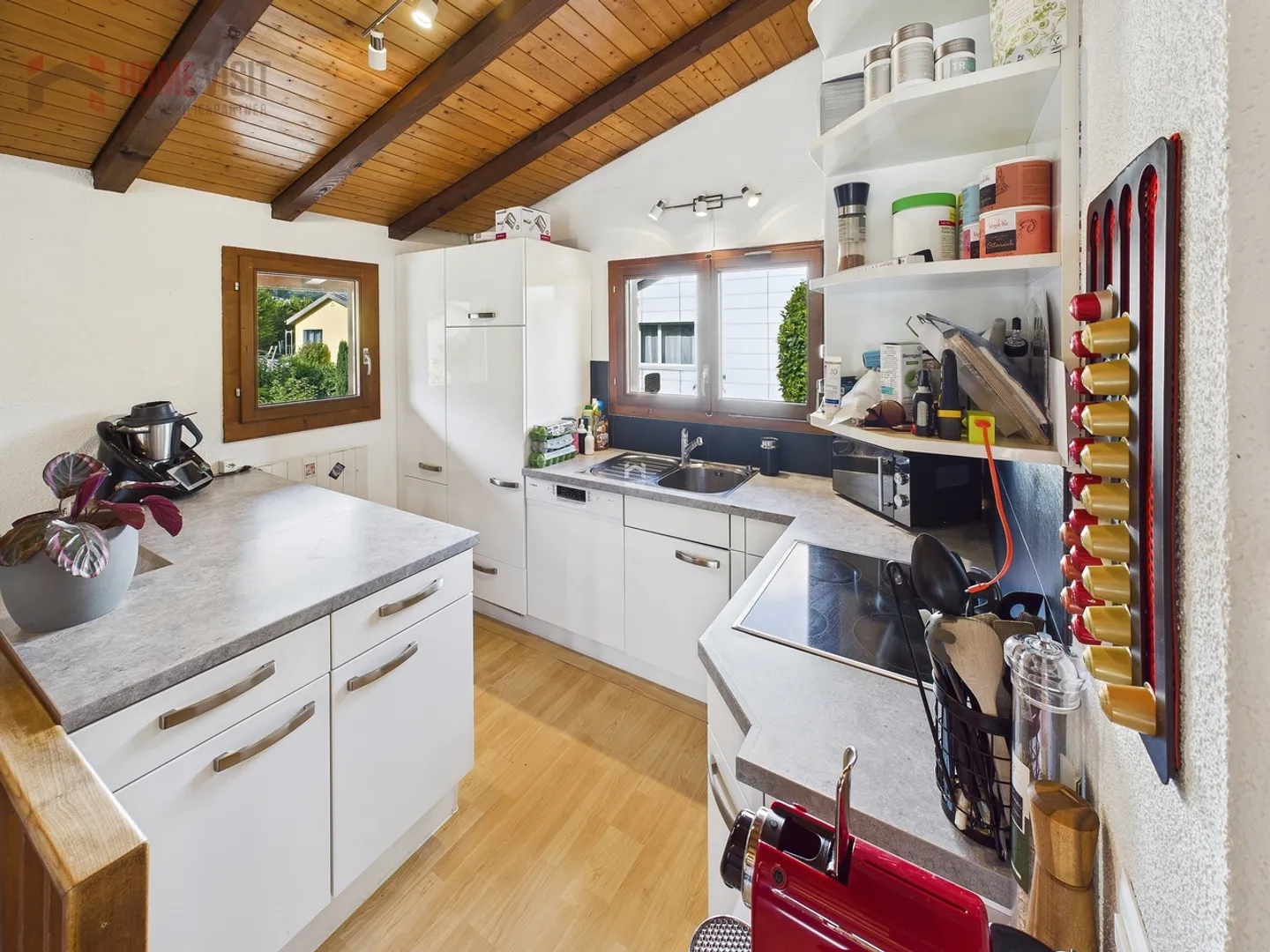Casa unifamiliare con cuore - paradiso del giardino e potenziale di espansione a Safenwil - Foto 3 di 12