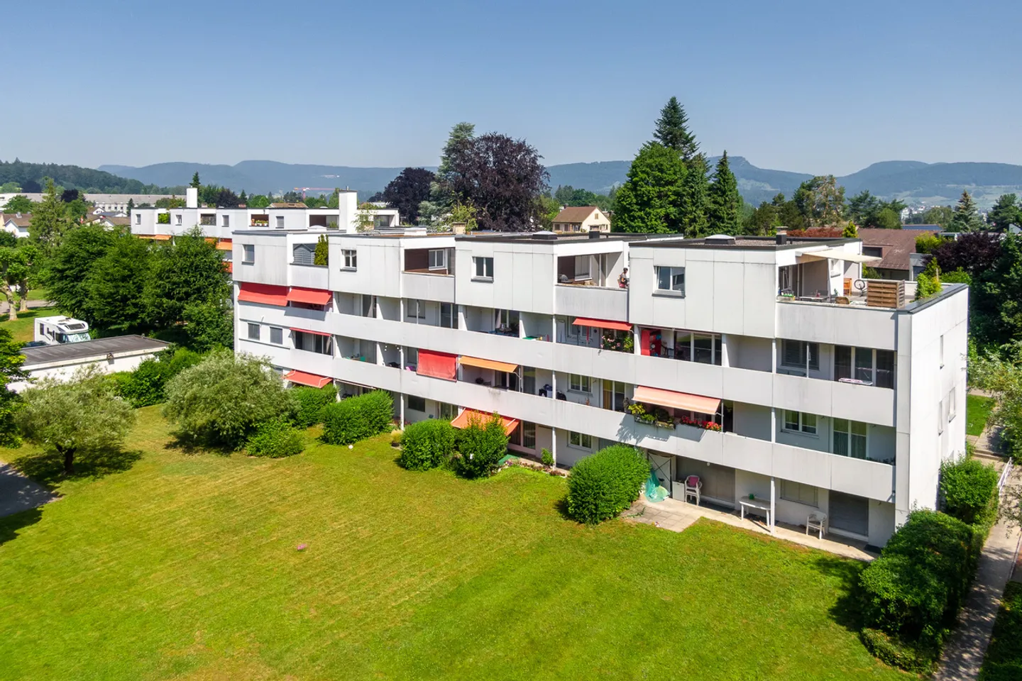 Attikawohnung mit grosser Terrasse - befristet bis 30.09.2027! - Foto 1 von 13