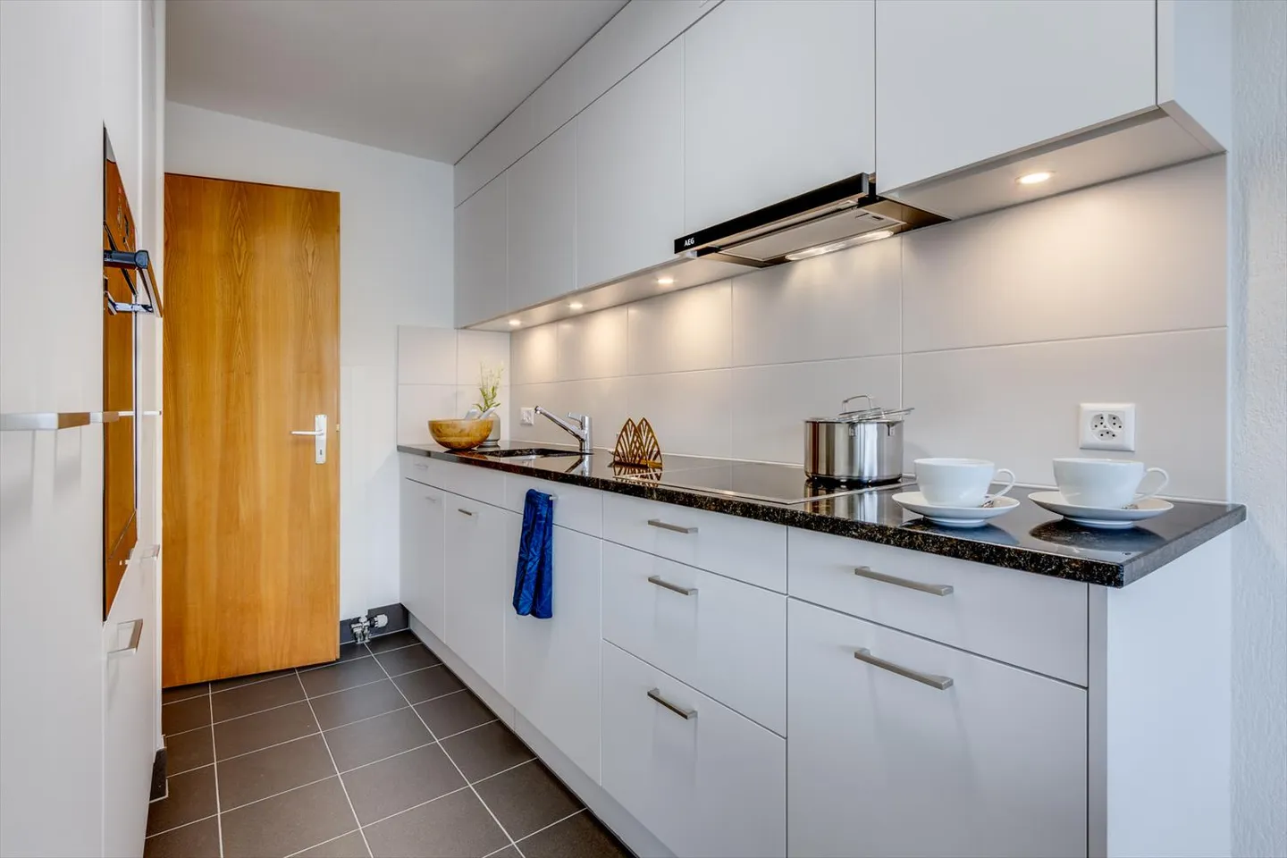 Profitez de moments ensoleillés sur le balcon ! - Photo 6 sur 9