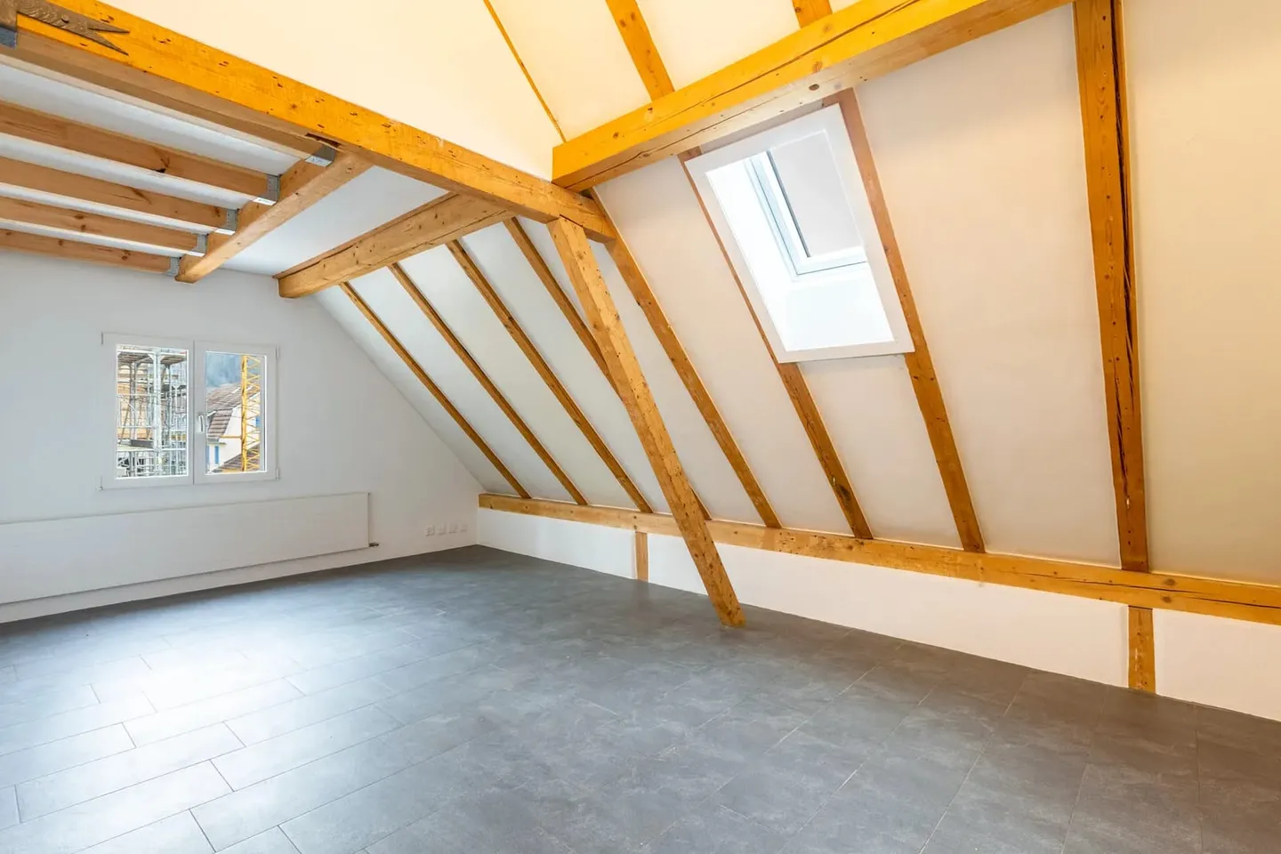 Casa a schiera ristrutturata di 5,5 stanze in affitto a Kollbrunn - Foto 3 di 9