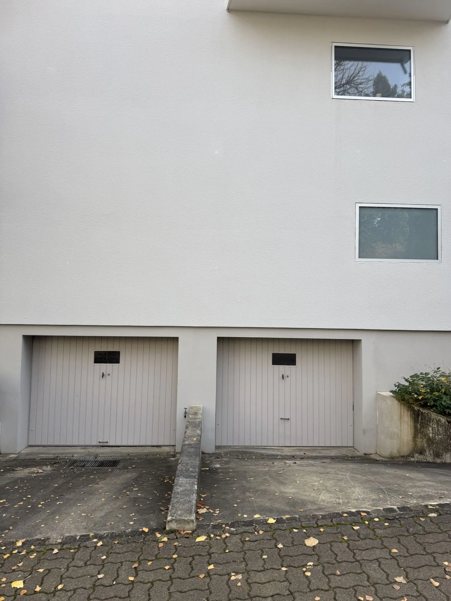 Garage for rent - Photo 2 of 2