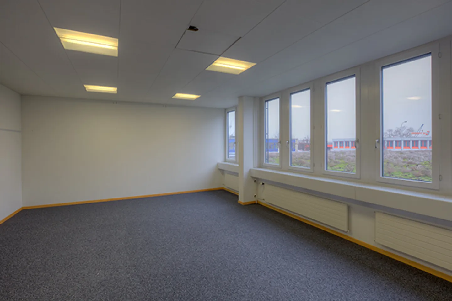 Office space for rent in Hünenberg - Photo 2 of 2