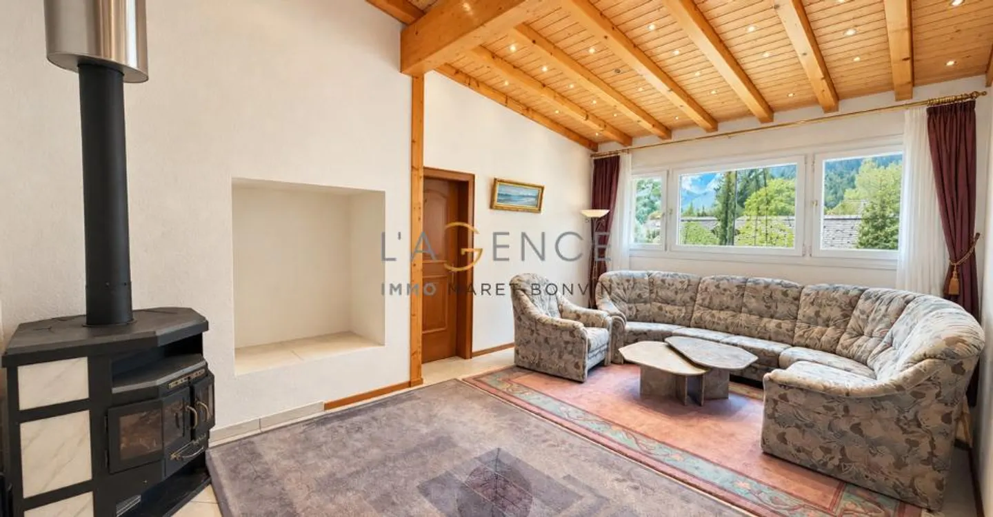THE ELEGANCE OF A LARGE PRIVATE CHALET FACING THE ALPS - Photo 5 of 13