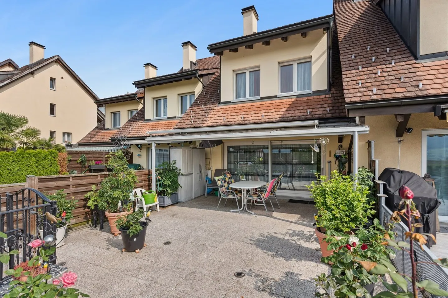 Un luogo per arrivare: Casa a schiera a Dietwil - Foto 1 di 9