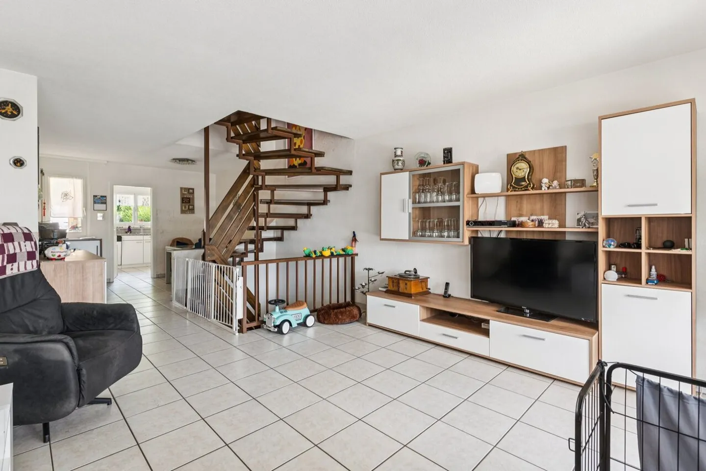 Un luogo per arrivare: Casa a schiera a Dietwil - Foto 3 di 9