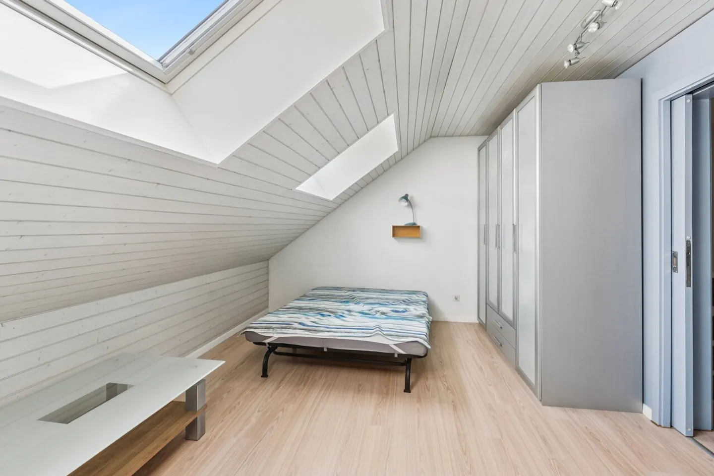 Un luogo per arrivare: Casa a schiera a Dietwil - Foto 5 di 9