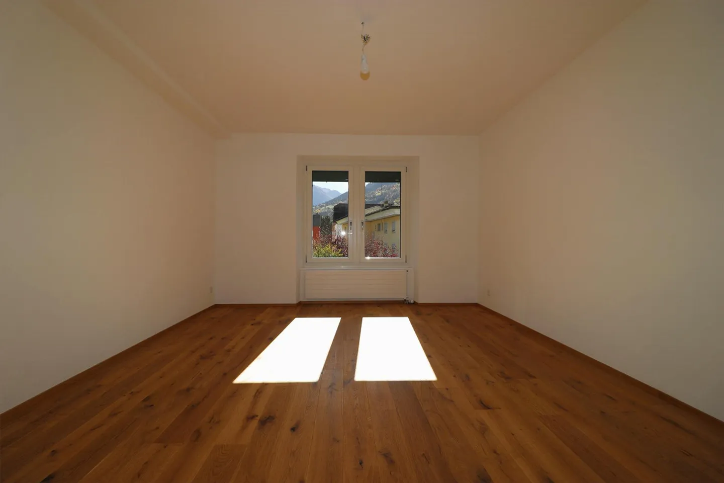 First occupancy after renovation centrally located in Ilanz - Photo 9 of 15