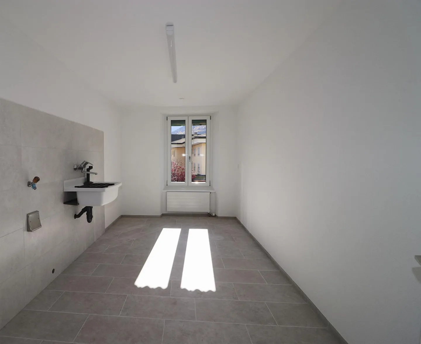 First occupancy after renovation centrally located in Ilanz - Photo 13 of 15