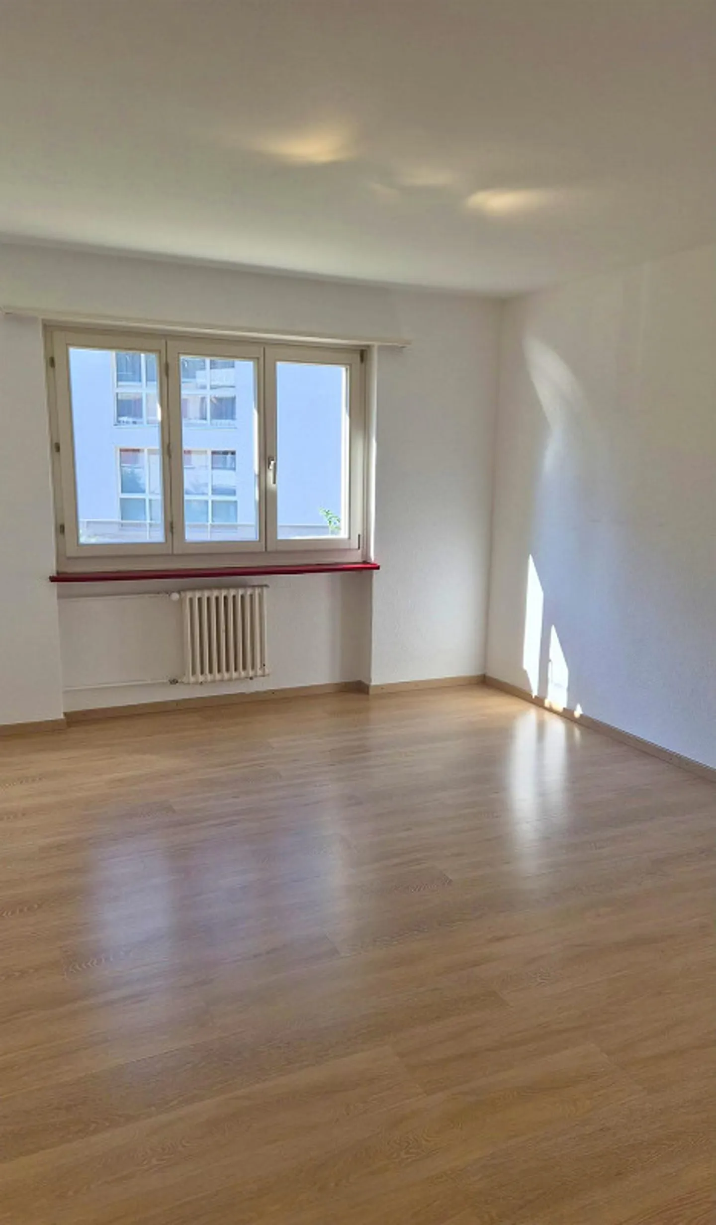 Charming 3.5-room apartment including parking space in a quiet, green location - Photo 8 of 9