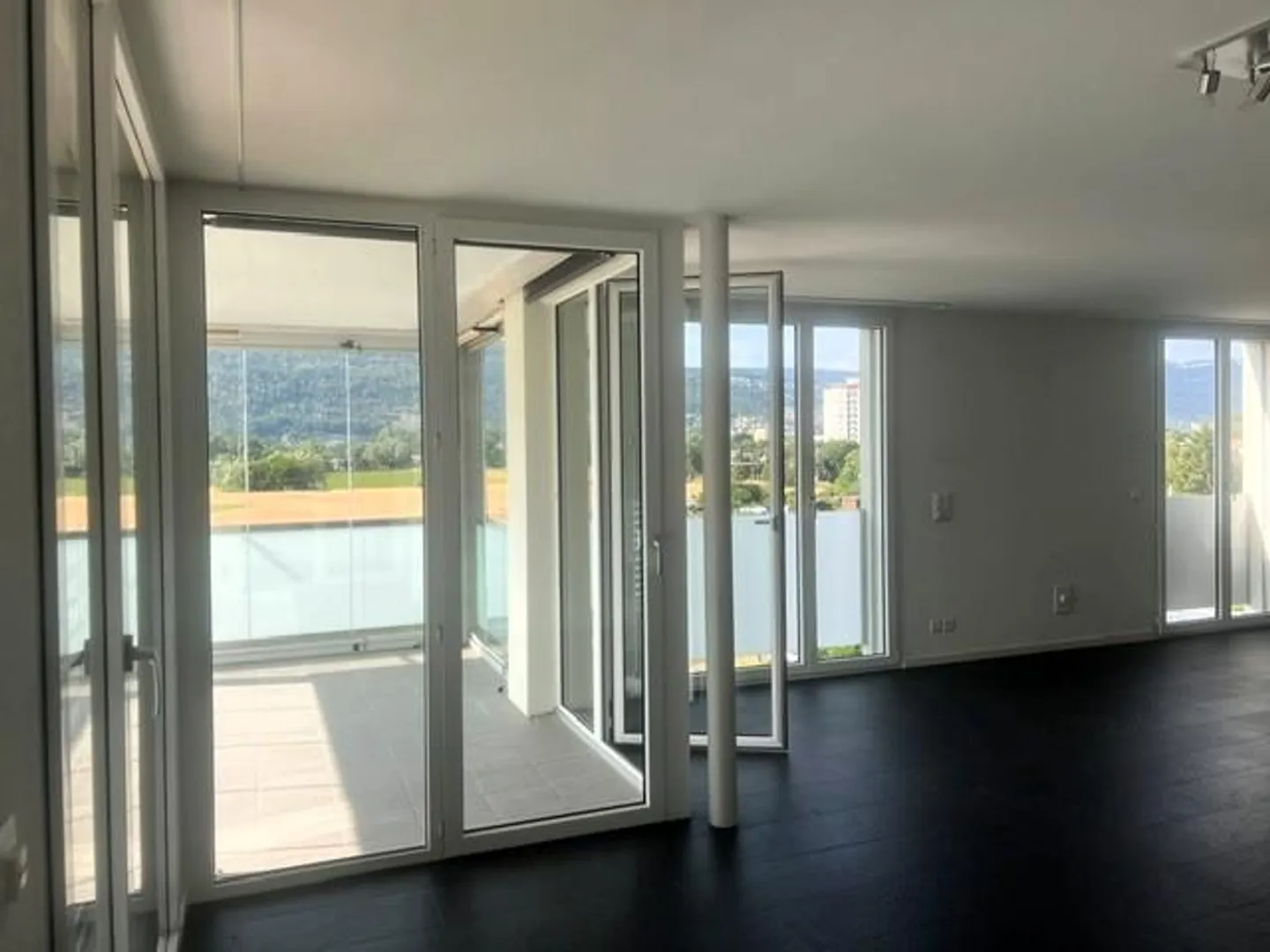 Belle appartement de 5,5 pièces au 1er étage avec balcon à Ipsach au bord du lac de Bienne - Photo 17 sur 25