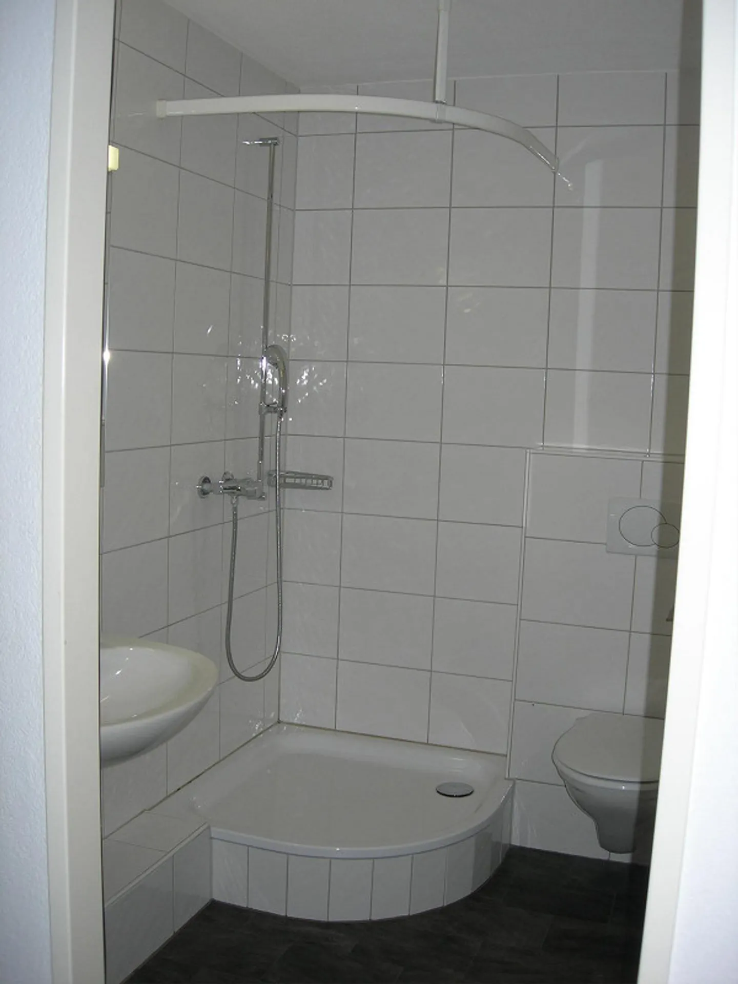 Quietly located 1-room apartment - Photo 4 of 4
