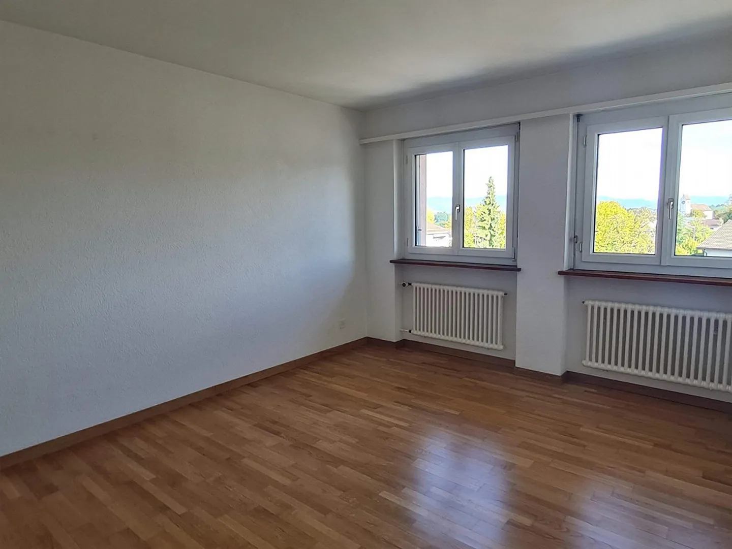 Appartamento luminoso e affascinante con 4 stanze, balcone e vista panoramica - Foto 2 di 8
