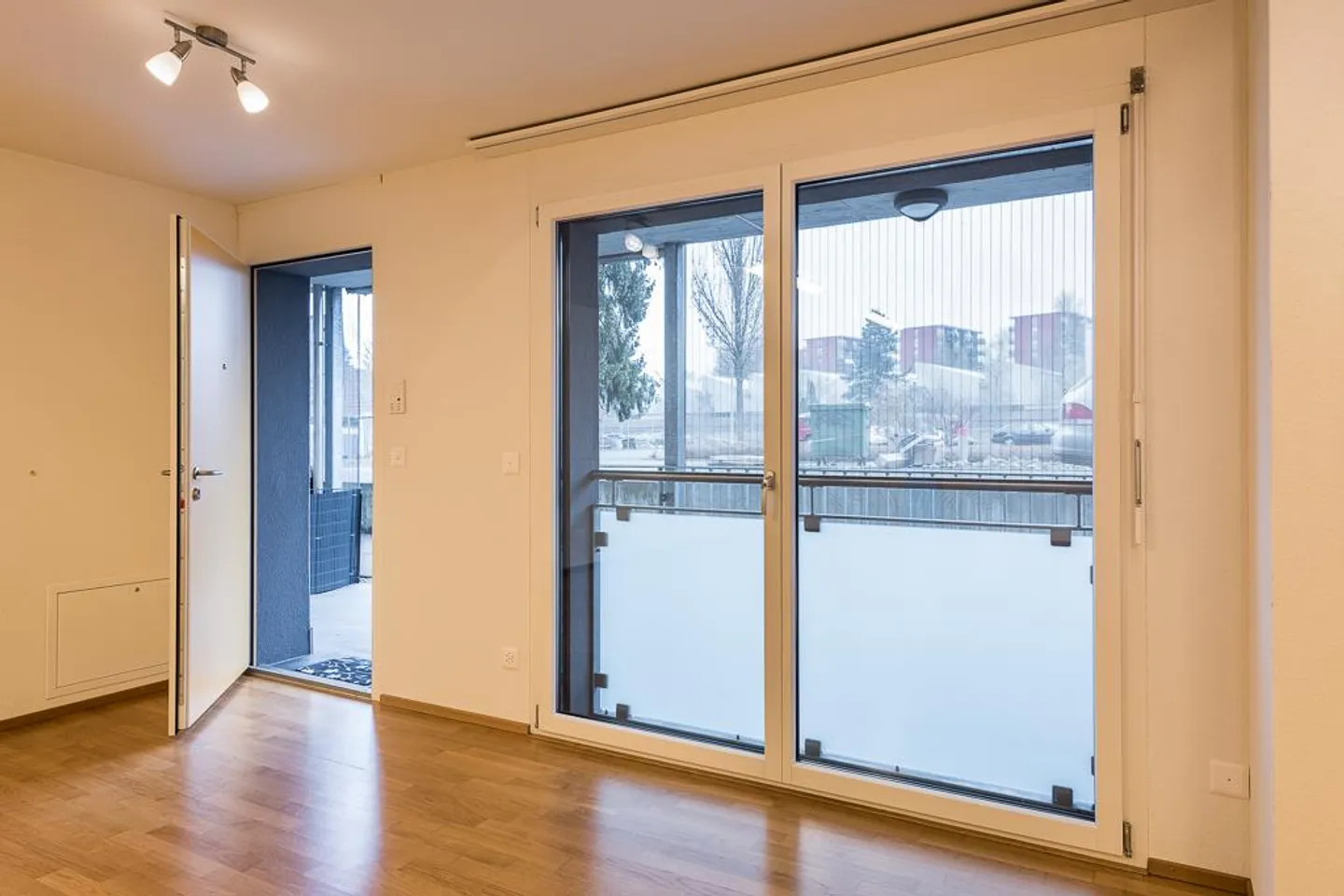 Vous cherchez un nouveau bureau près de la gare de Wetzikon ? Nous l'avons....... - Photo 2 sur 9