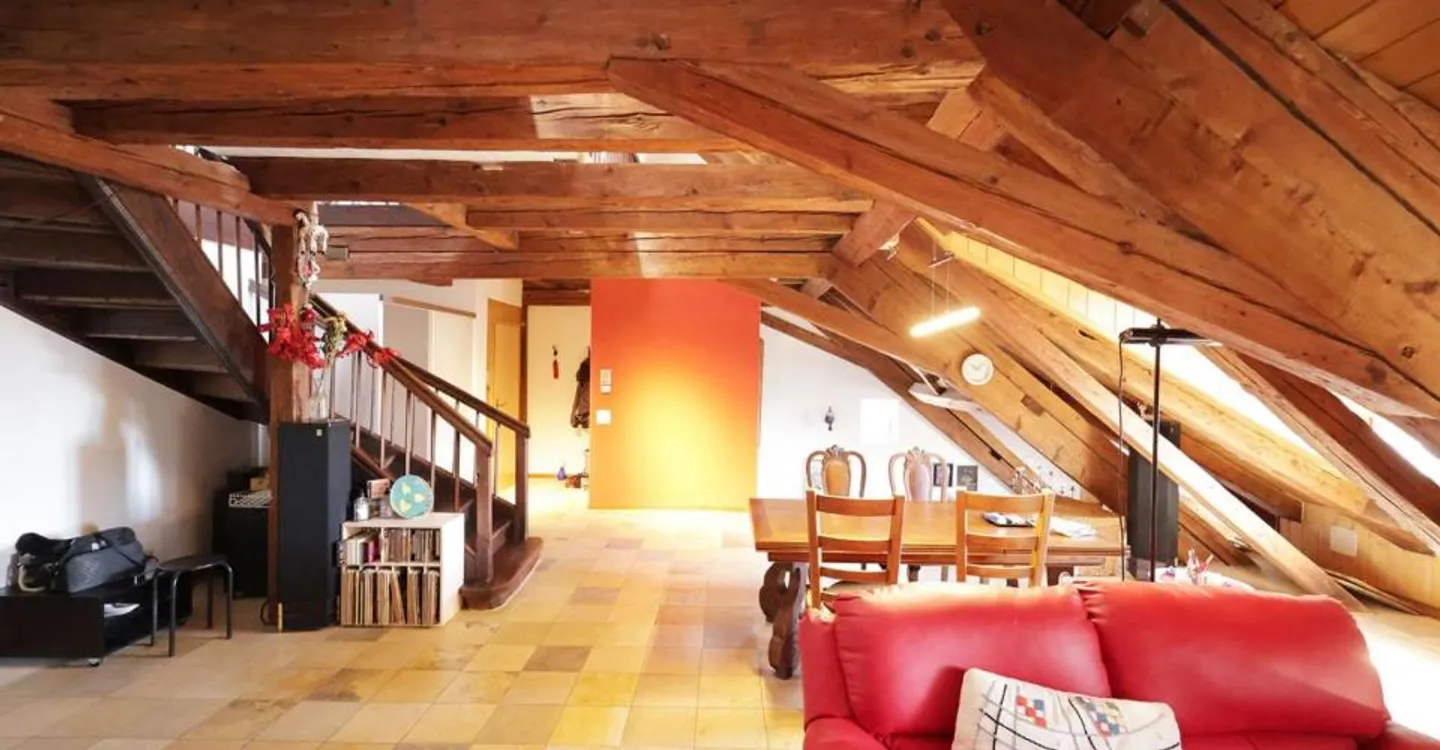 Spacious 4-room apartment on the top floor of a historic building - Photo 5 of 12