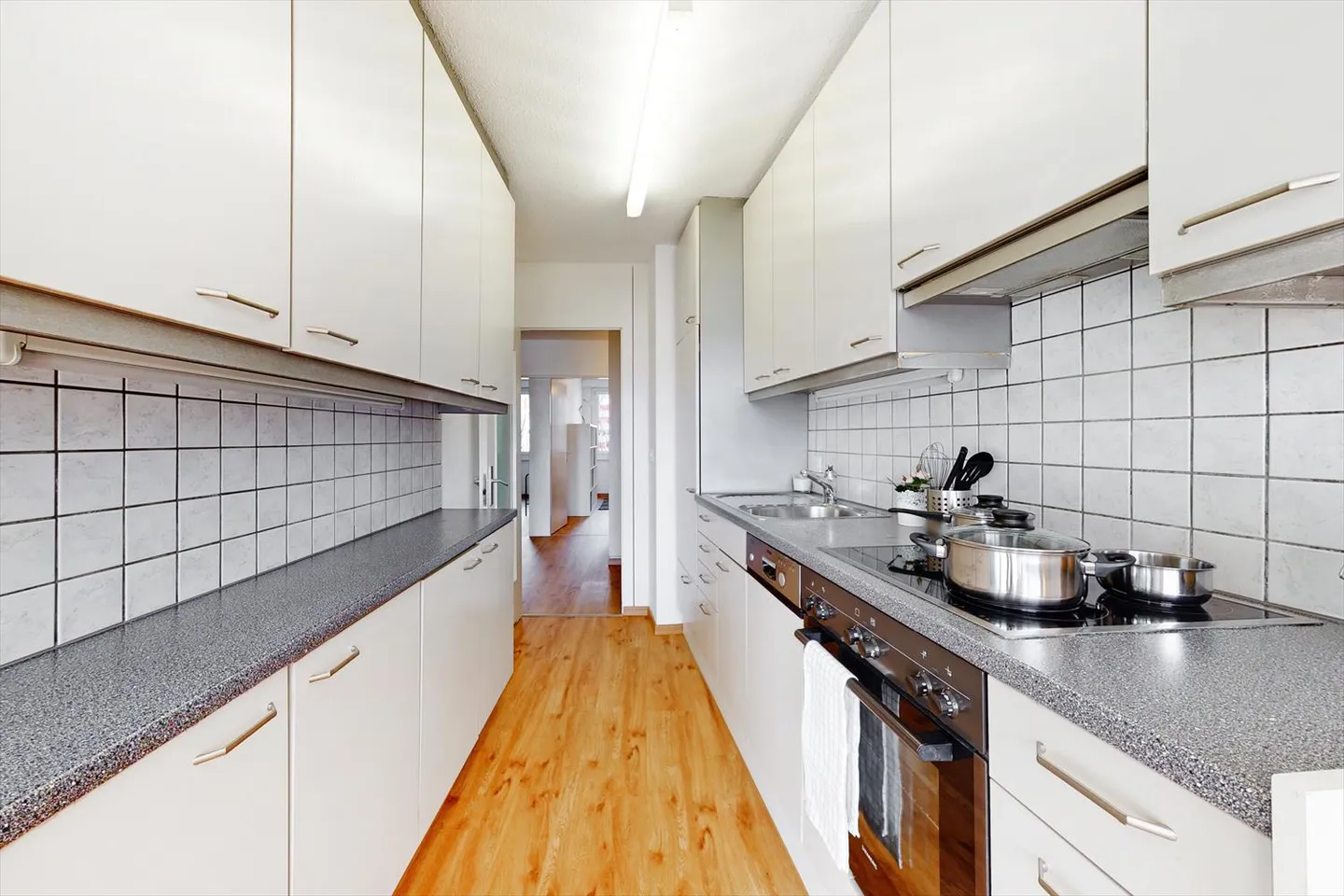 Renovierte Wohnung mit idealen Verkehrsanbindungen - Photo 9 sur 13