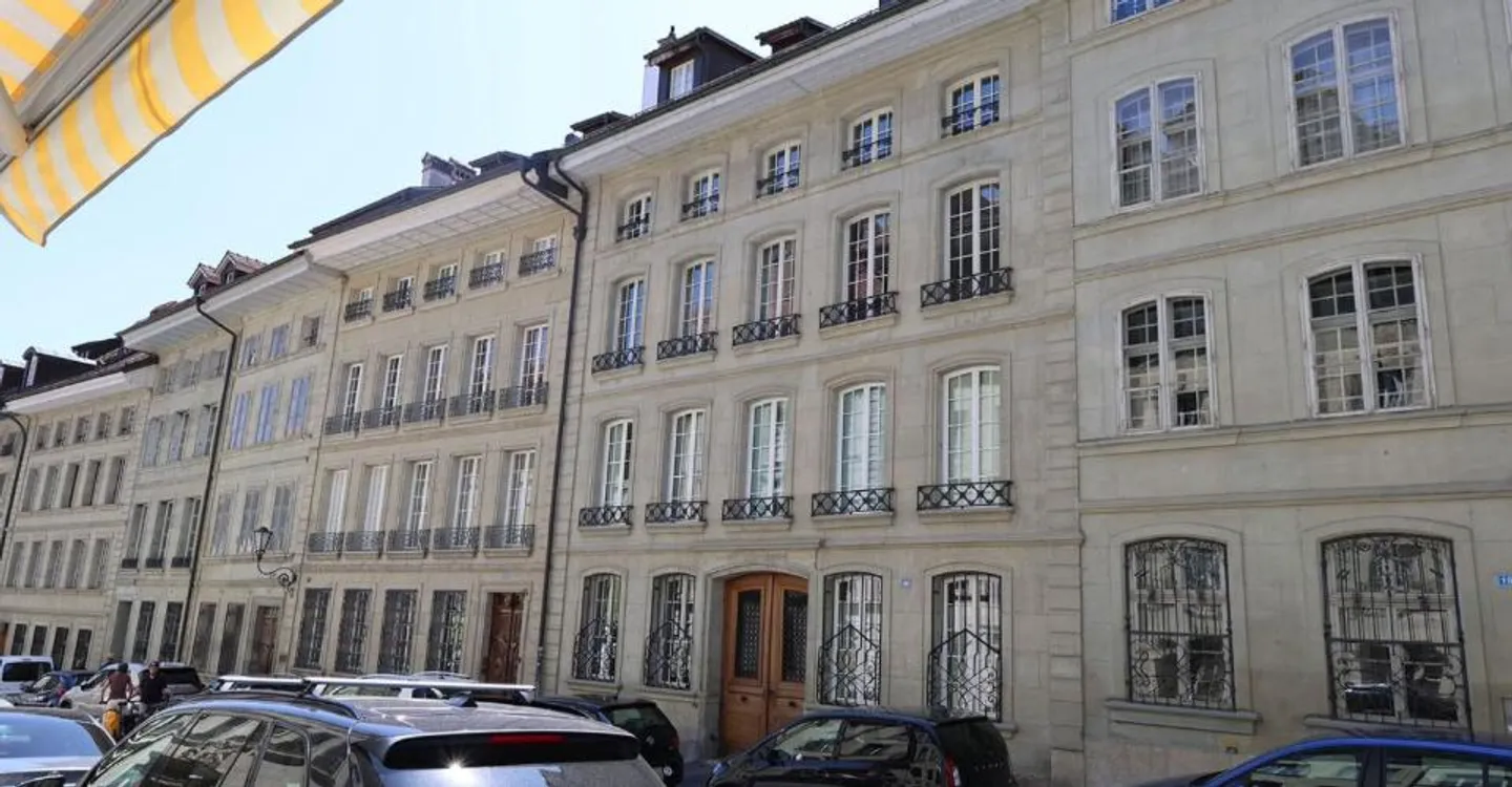 Spacious 4-room apartment on the top floor of a historic building - Photo 1 of 12