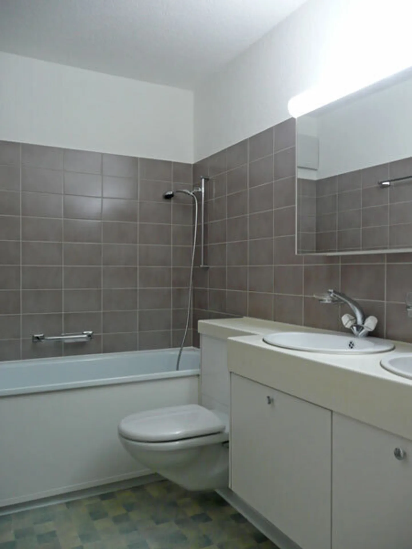 Spacious bright apartment in beautiful Witikon - limited until 31.01.2028! - Photo 5 of 5