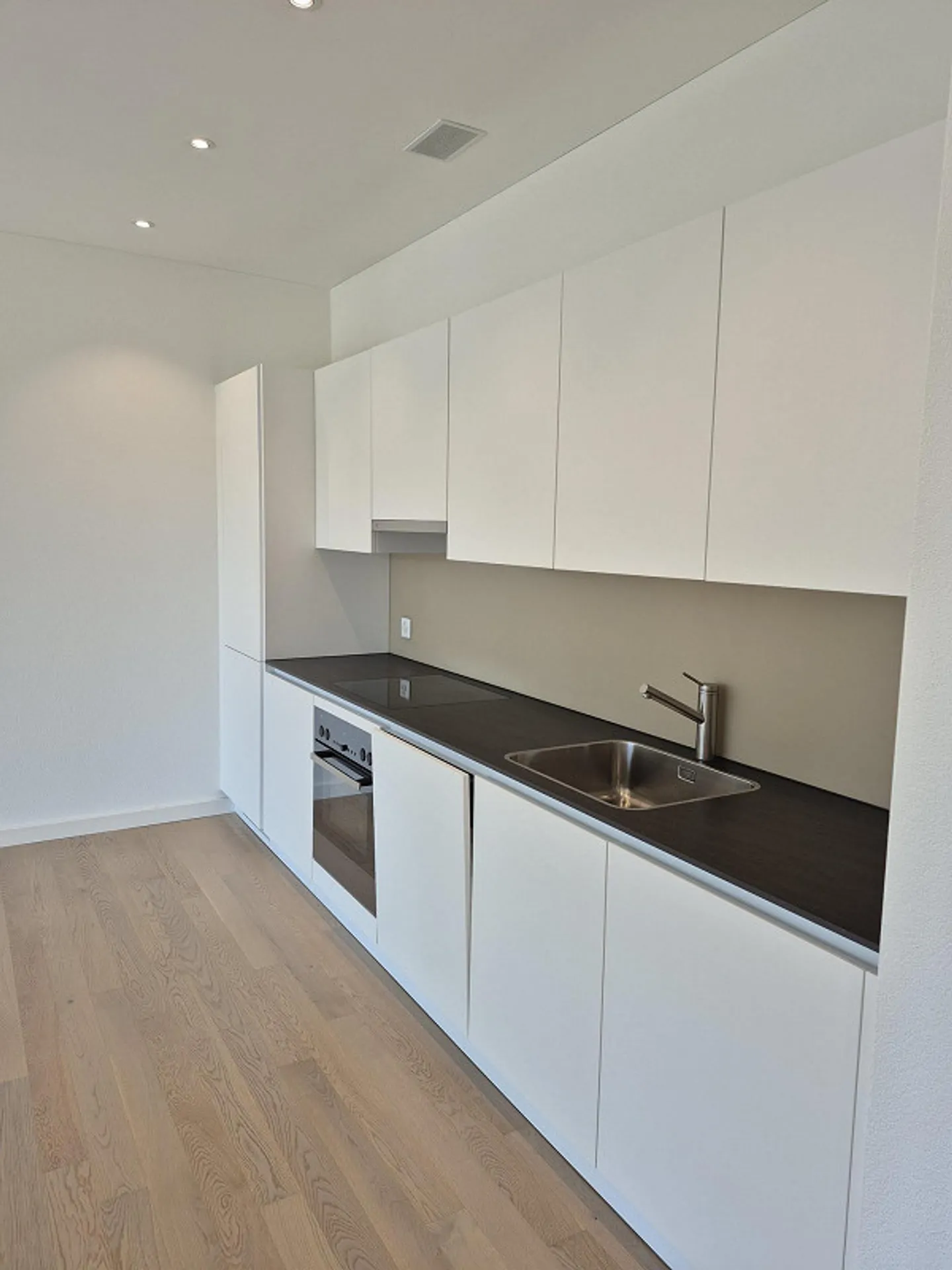 Modernes und geräumiges Büro im Zentrum von Oberuzwil - Foto 2 von 8