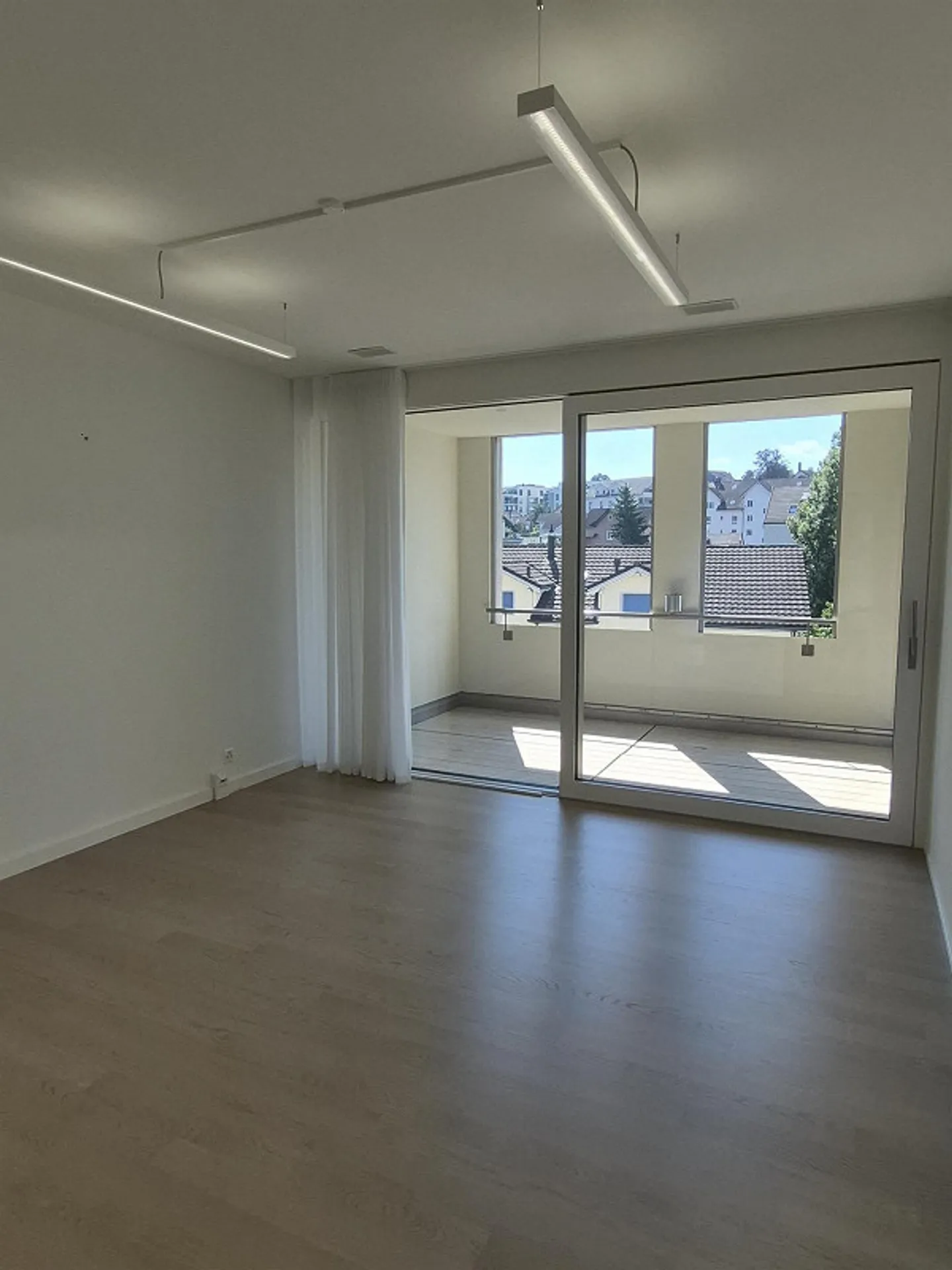 Modernes und geräumiges Büro im Zentrum von Oberuzwil - Foto 5 von 8