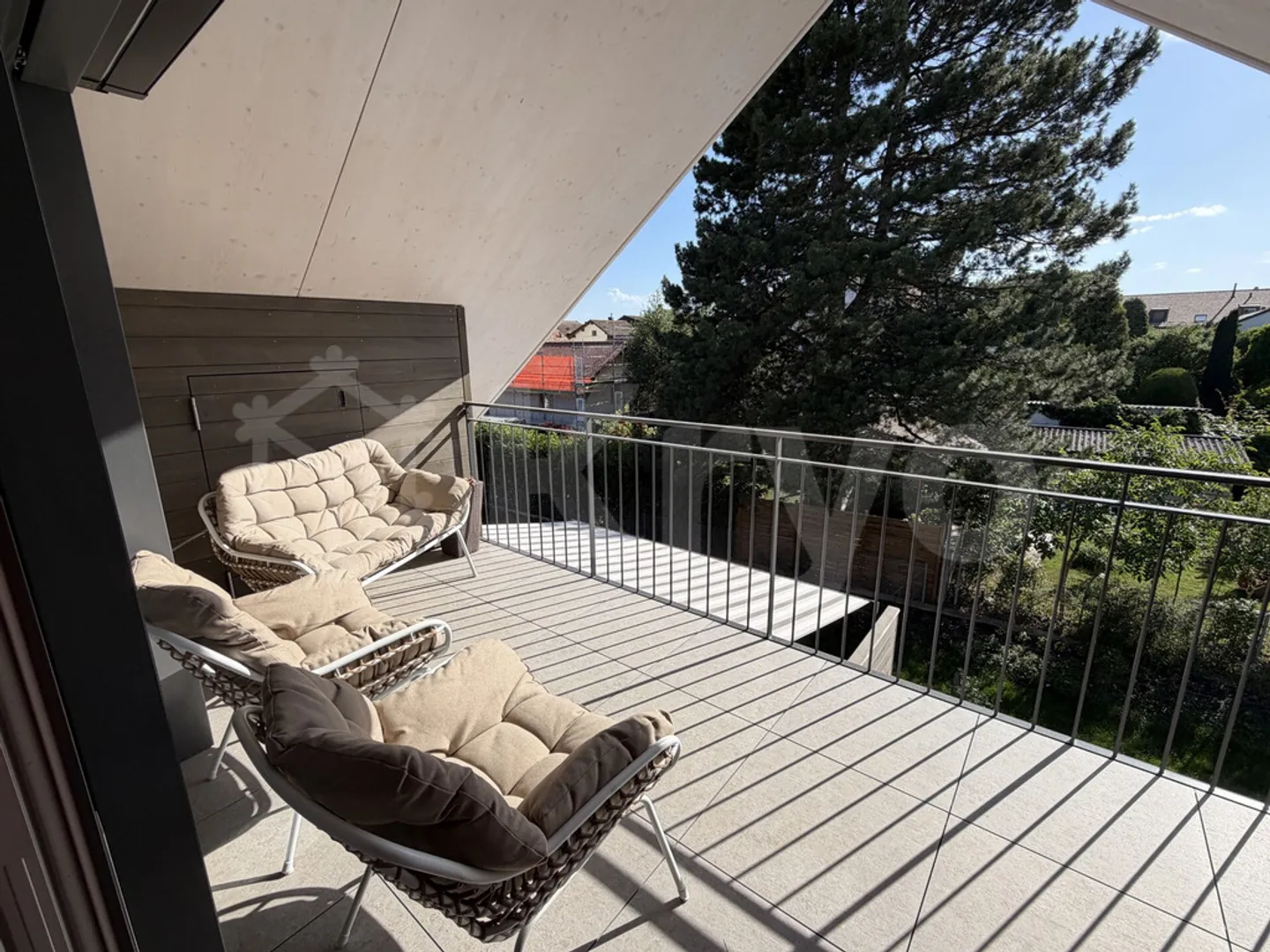 Charmant Appartement Sous Comble à Lavigny - Photo 1 sur 7